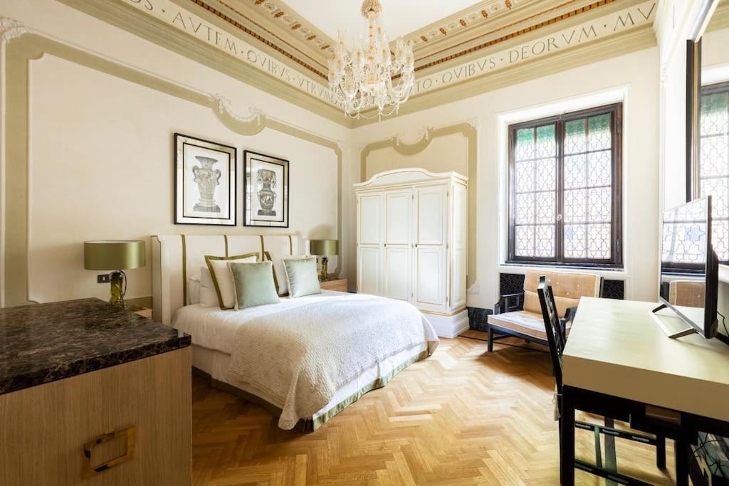 Casa Aurea By Burghesius