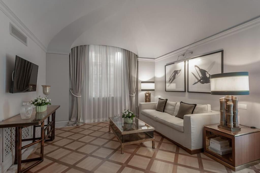 Apartment Casa Aurea By Burghesius Rom